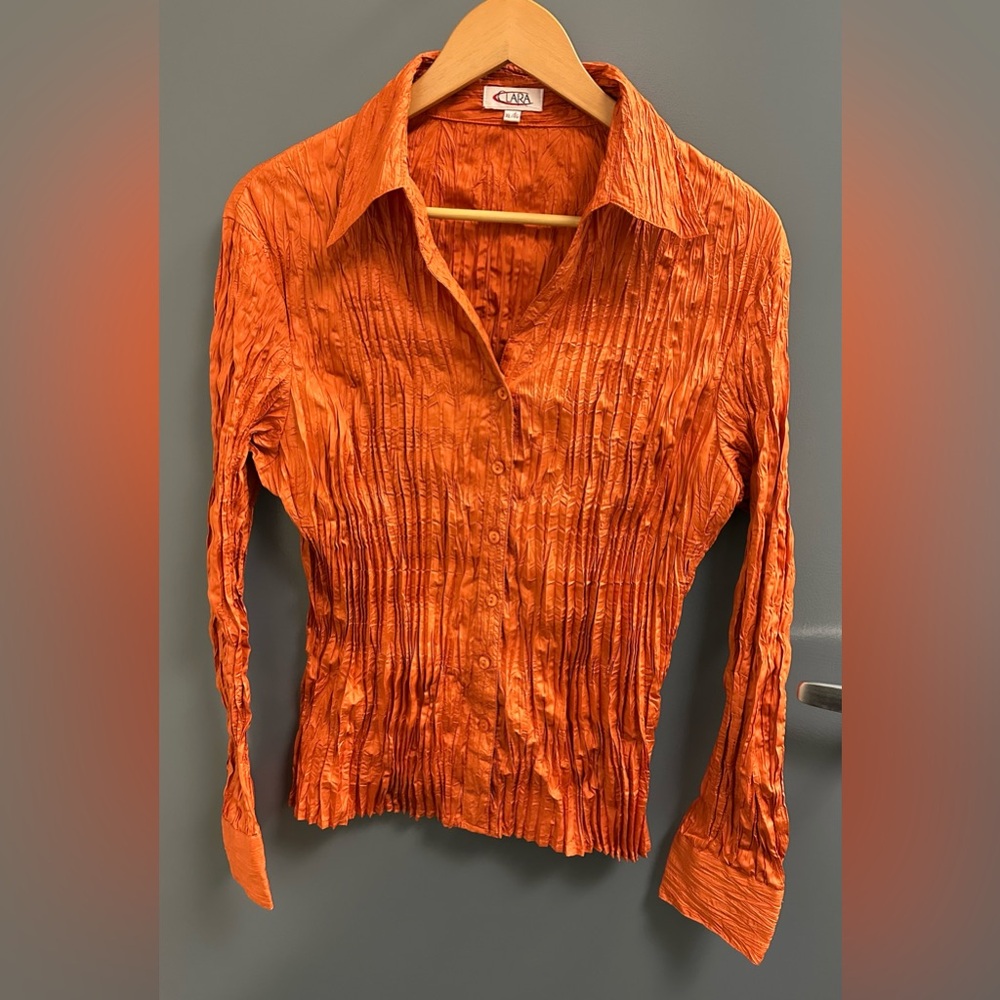 ‼️3 for $30 or purchase sep. - NWOT Clara Women's Crinkle Button-Down Shirt - Picture 5 of 15